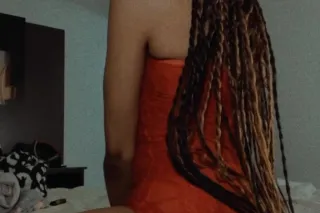 pretti lil mamiii 💋 V-Day bj s... - Image 3