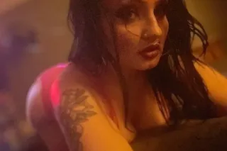 ★MILF AFTER MIDNIGHT–Thick, Wet, and Waiting 4 U★_The bars are closed but this mouth isn’t!_Naughty MILF ready to give u that slow sloppy throat+tight wet grip that’ll make ur eyes roll. Don’t let the night end w/o ɢᴇᴛᴛɪɴɢ 100%Draine - Image 1